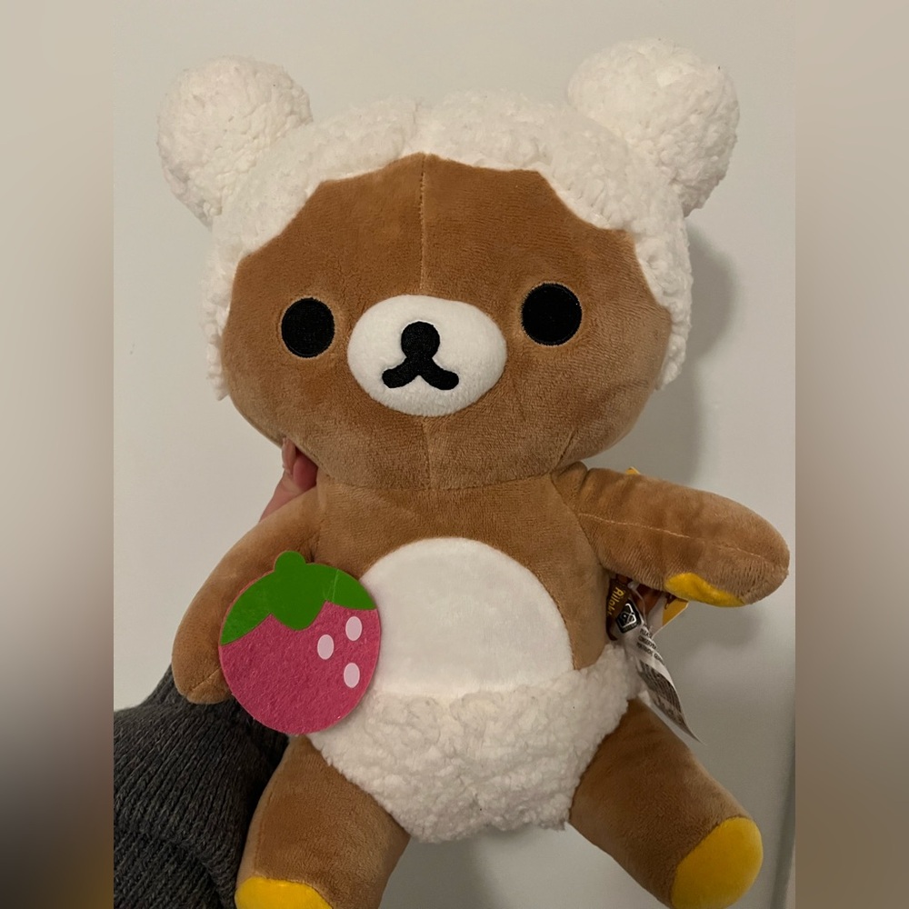 *NEW WITH TAGS* STRAWBERRY RILAKUMMA